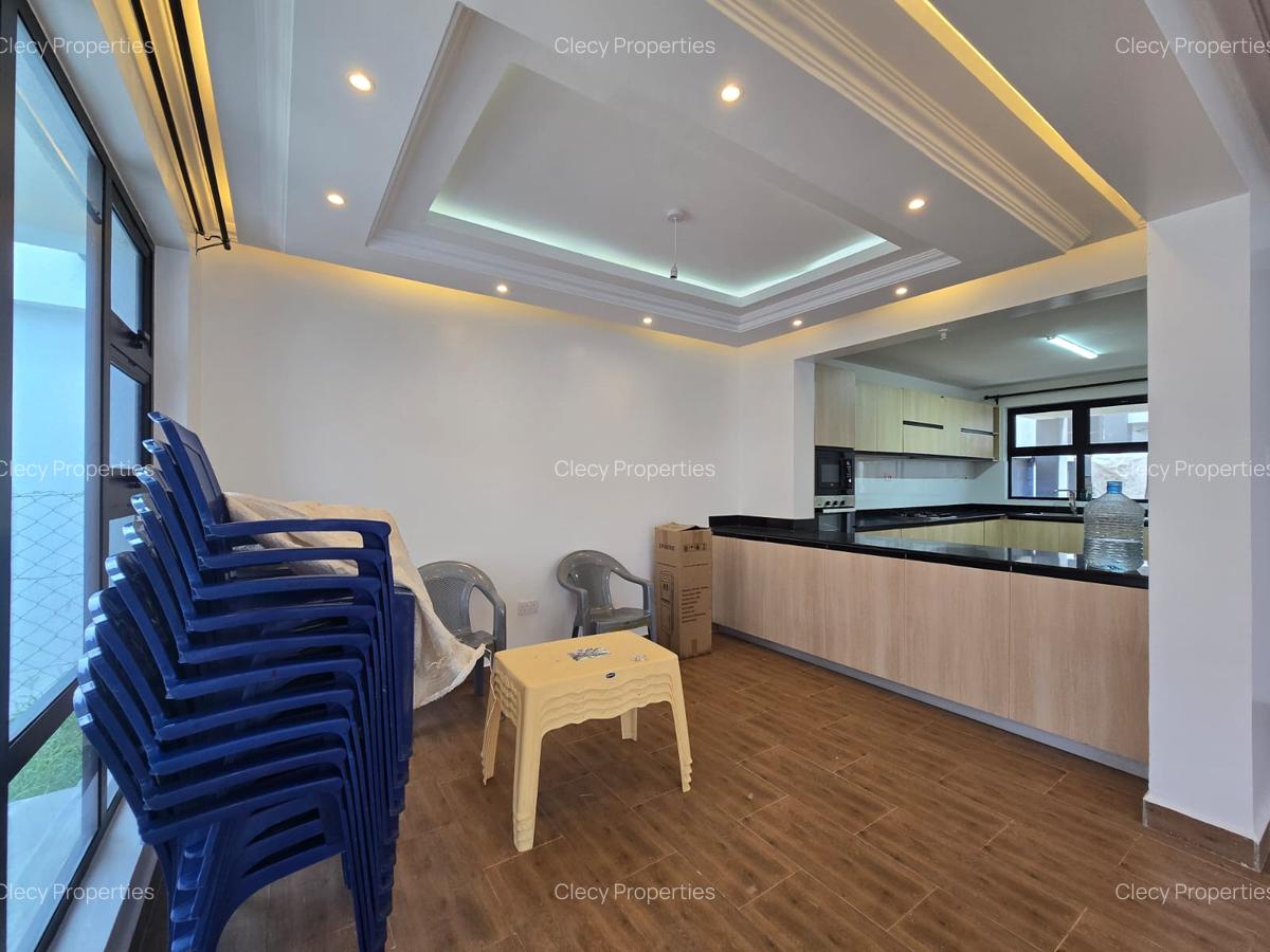 4 Bed House with En Suite at Bypass - 4