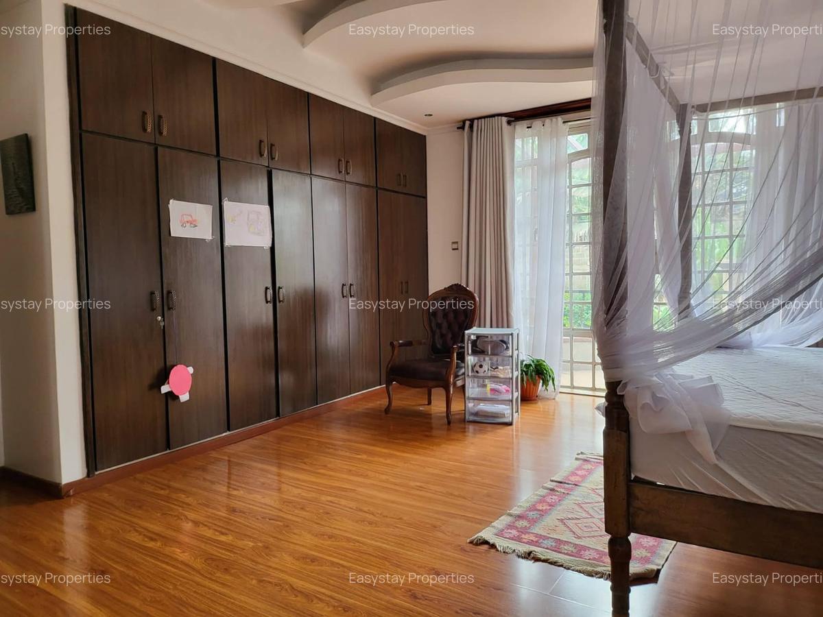 6 Bed House with En Suite in Nyari - 12