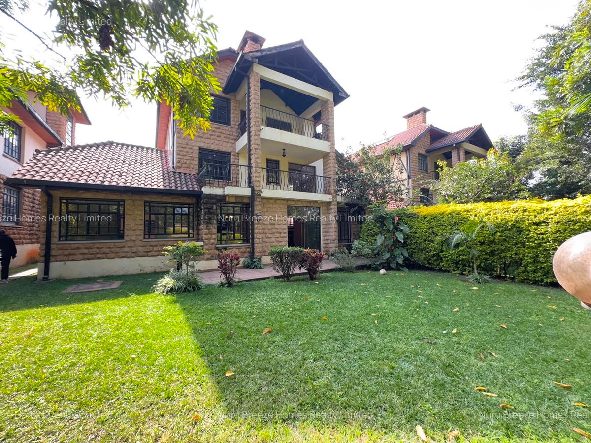 4 Bed Townhouse with En Suite in Lavington - 20
