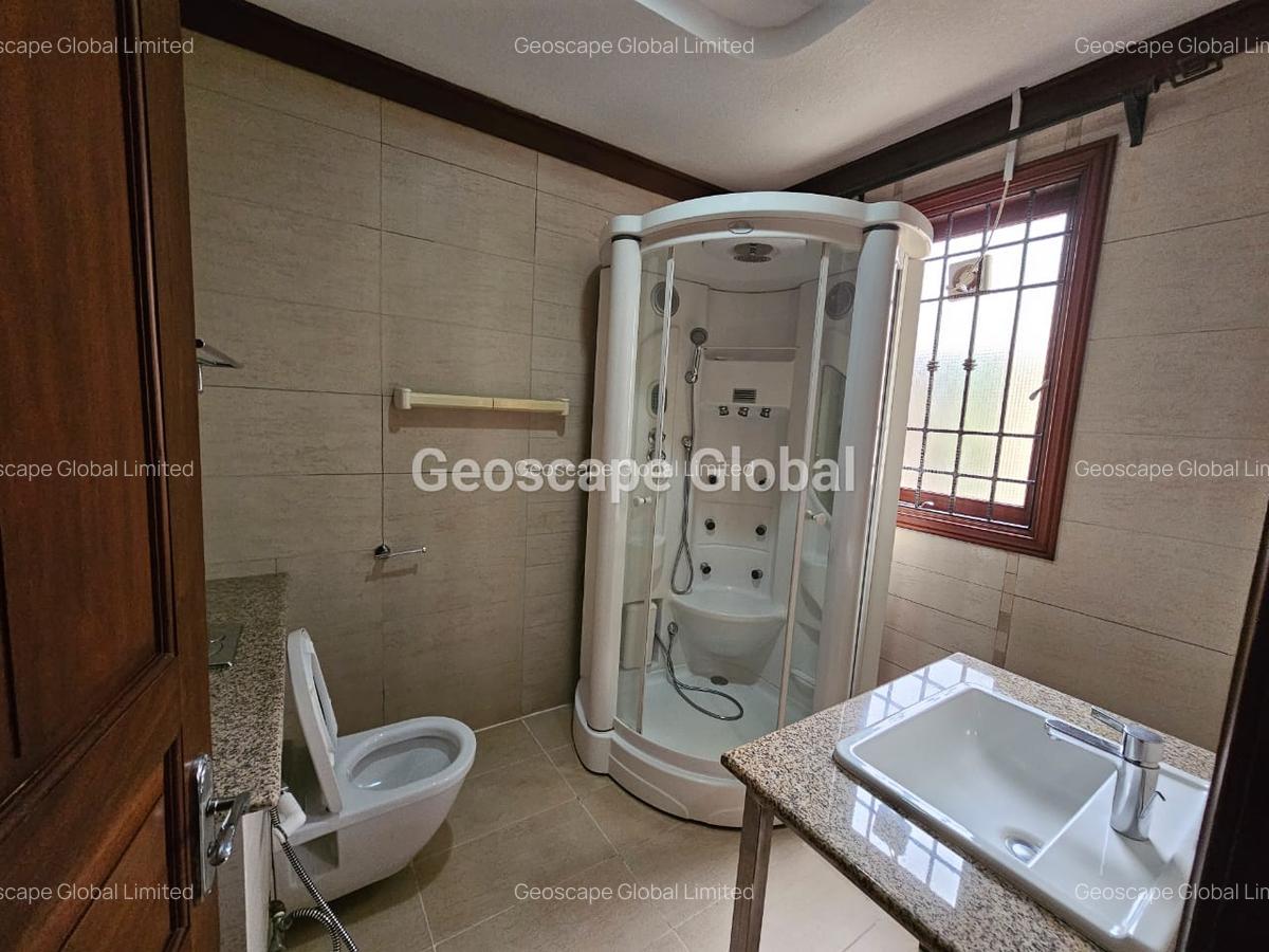 4 Bed House with En Suite in Spring Valley - 5