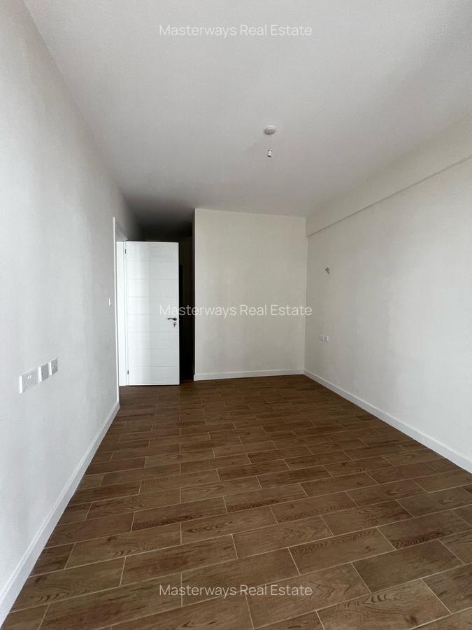 2 Bed Apartment with En Suite in Lavington - 5