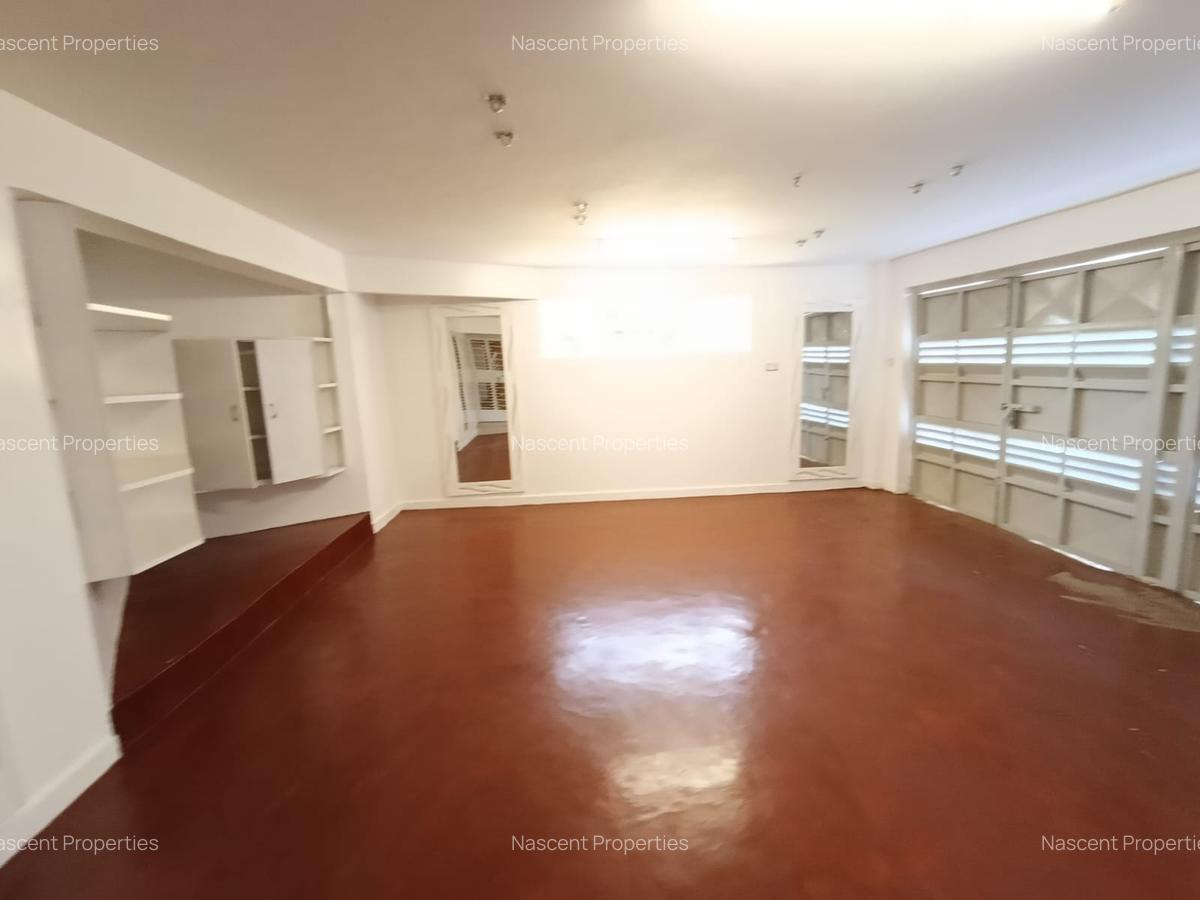 4 Bed House with En Suite in Runda - 13