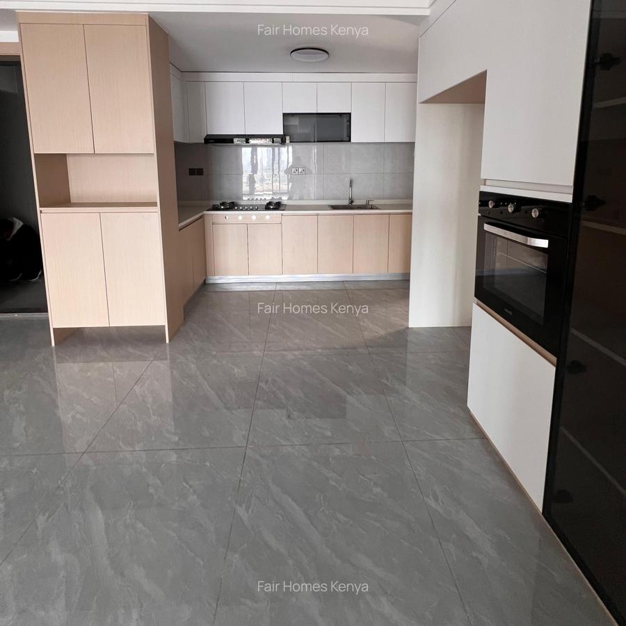 3 Bed Apartment with En Suite at Riverside Drive - 10