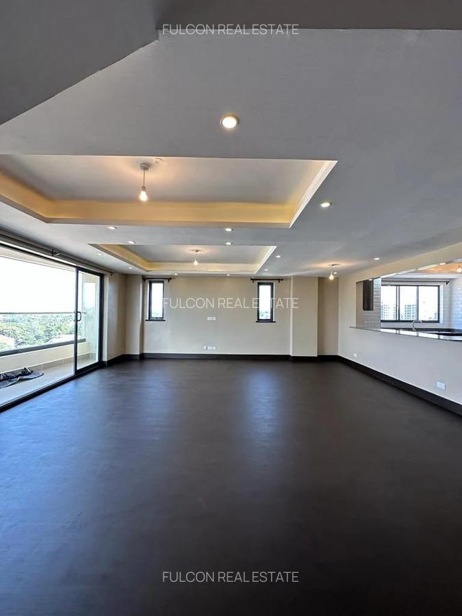 4 Bed Apartment with En Suite in Lavington - 1