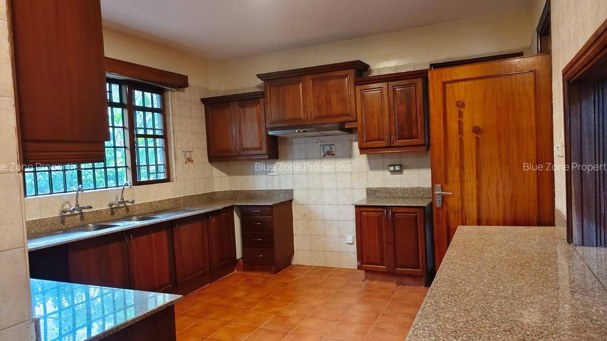 5 Bed House with En Suite at Nyari Central - 6