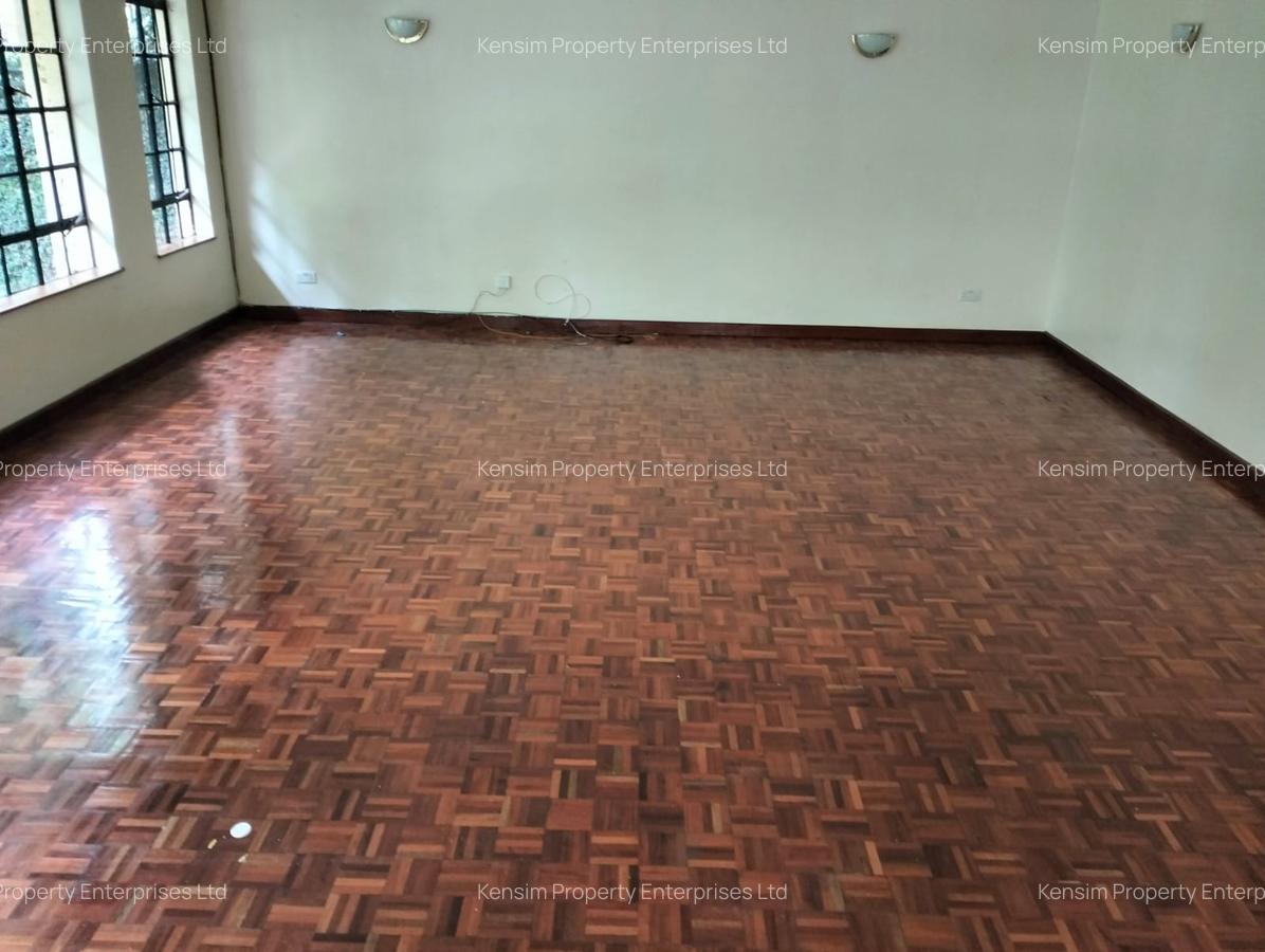 4 Bed Townhouse with En Suite in Lavington - 6