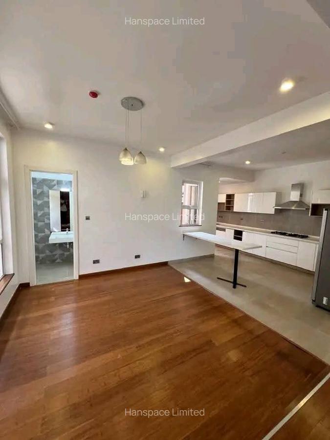 4 Bed Villa with En Suite in Lavington - 6
