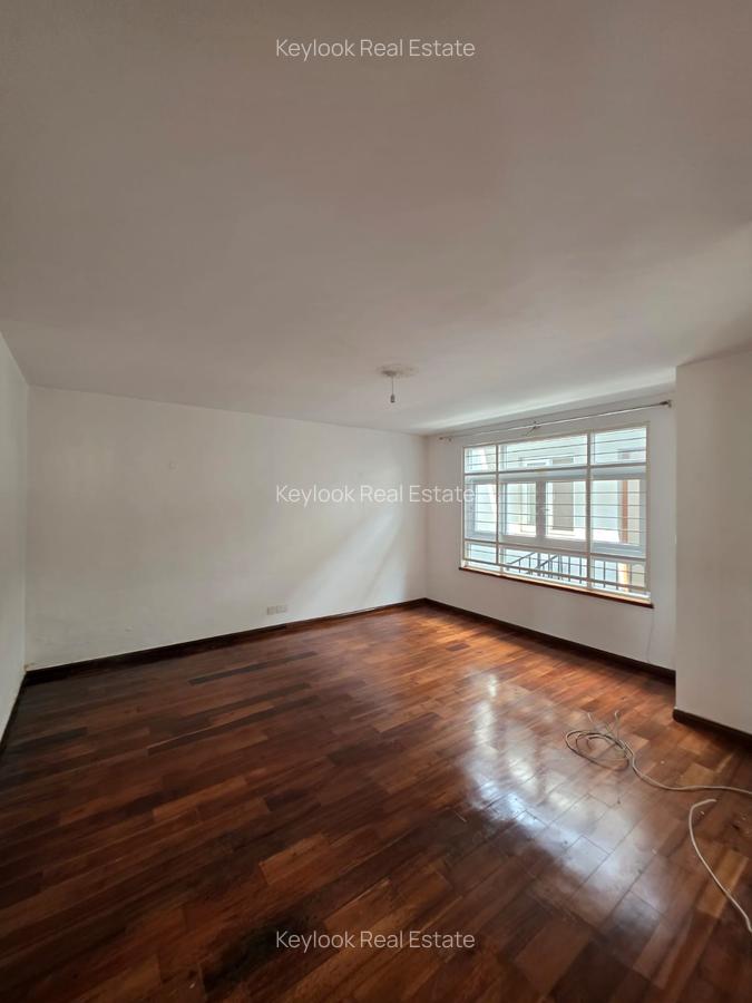 5 Bed Townhouse with En Suite at Off Convent Drive - 11