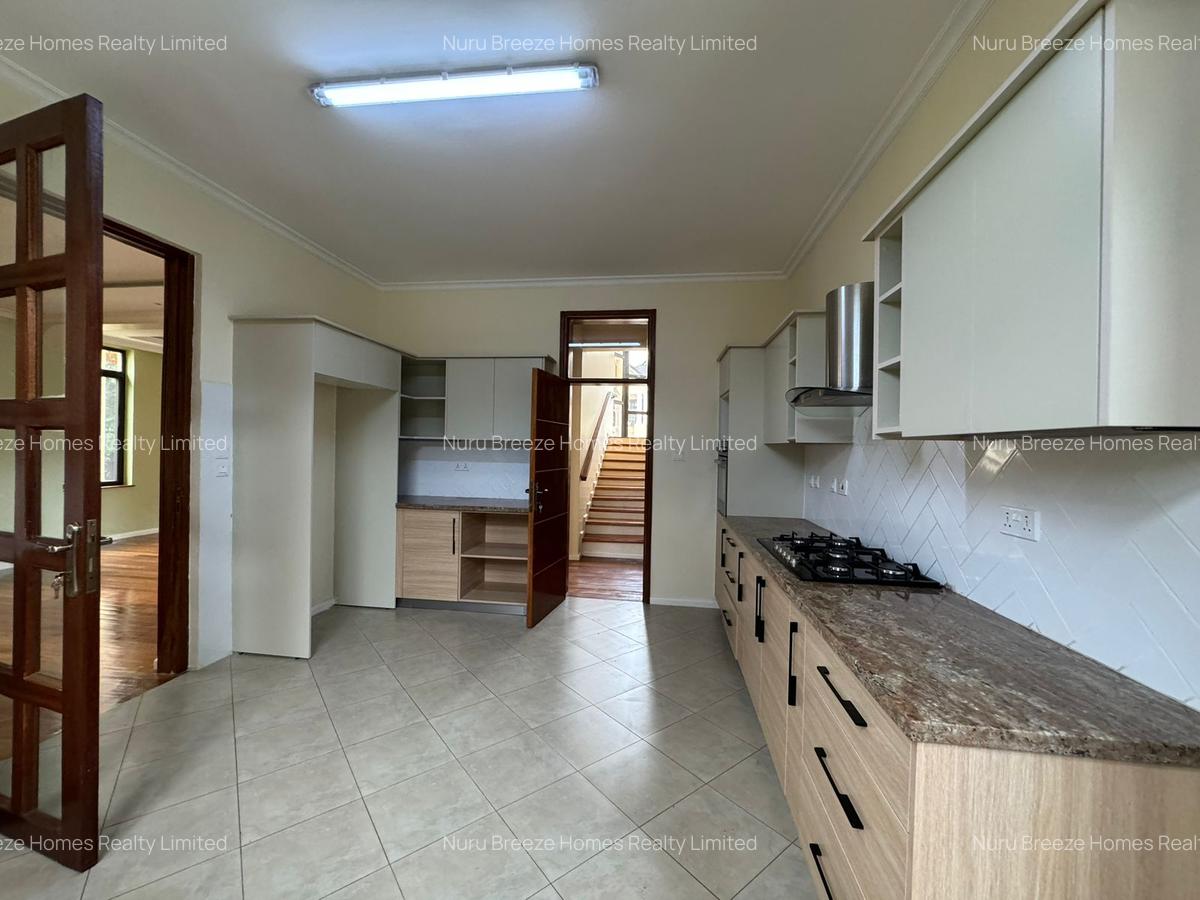4 Bed Townhouse with En Suite in Lavington - 3
