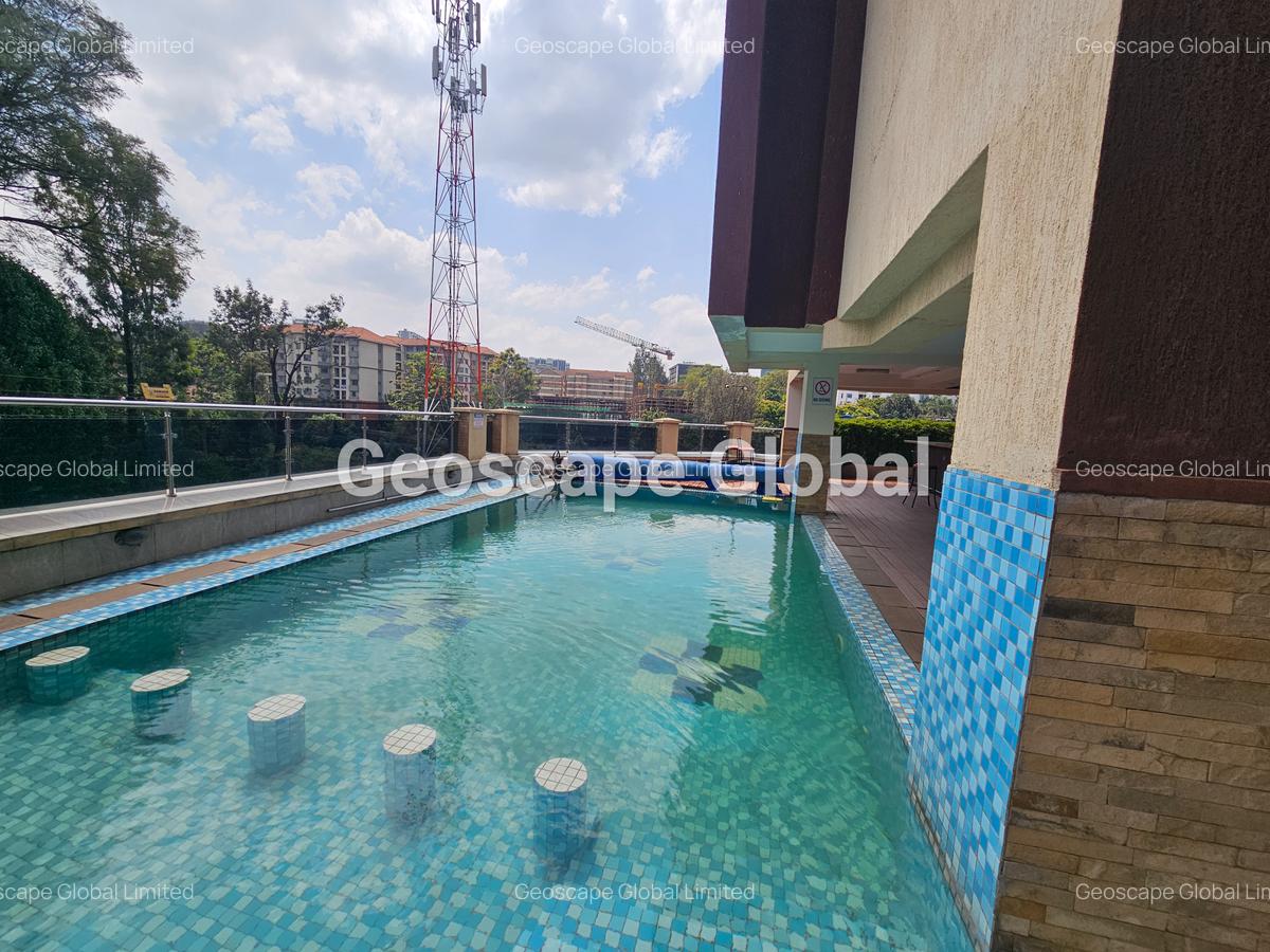 4 Bed Apartment with En Suite in Riverside - 12