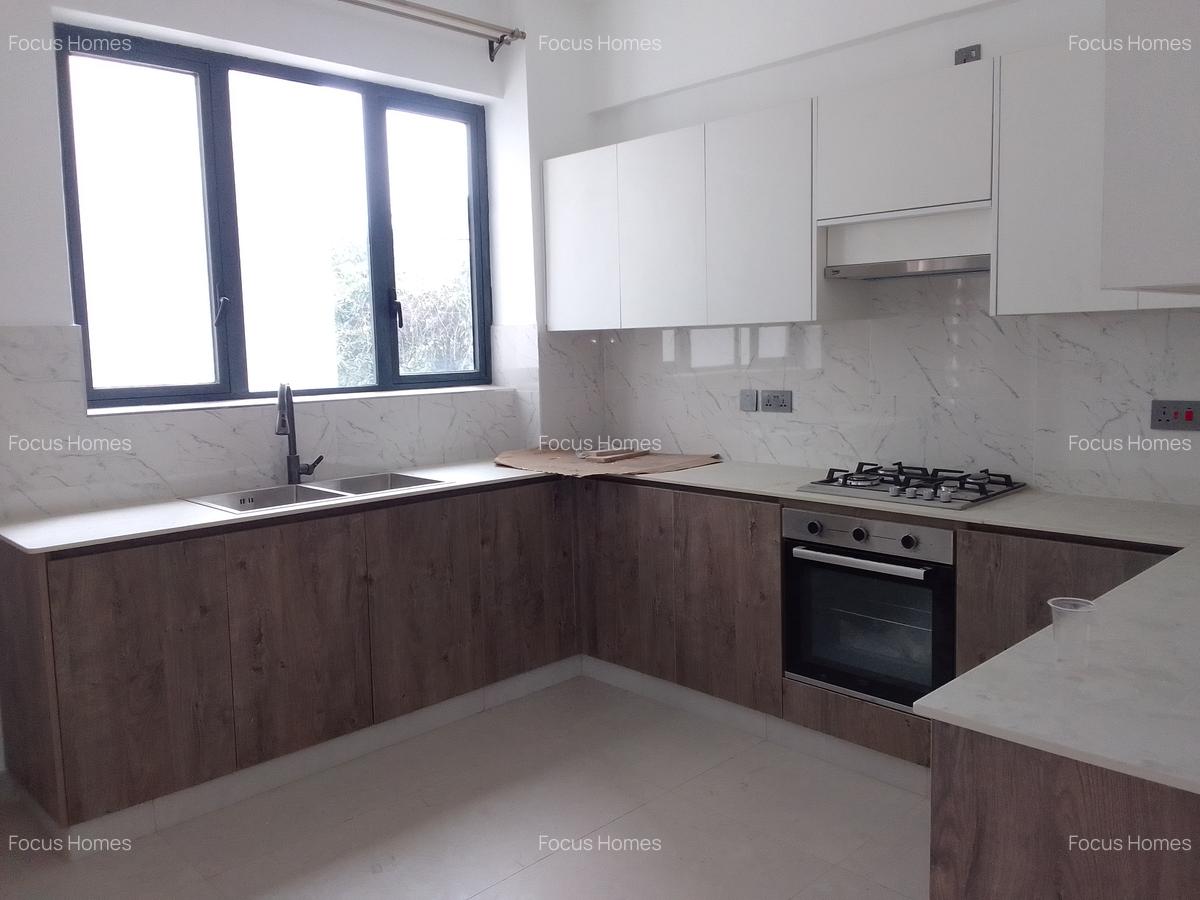 3 Bed Apartment with En Suite in Westlands Area - 12