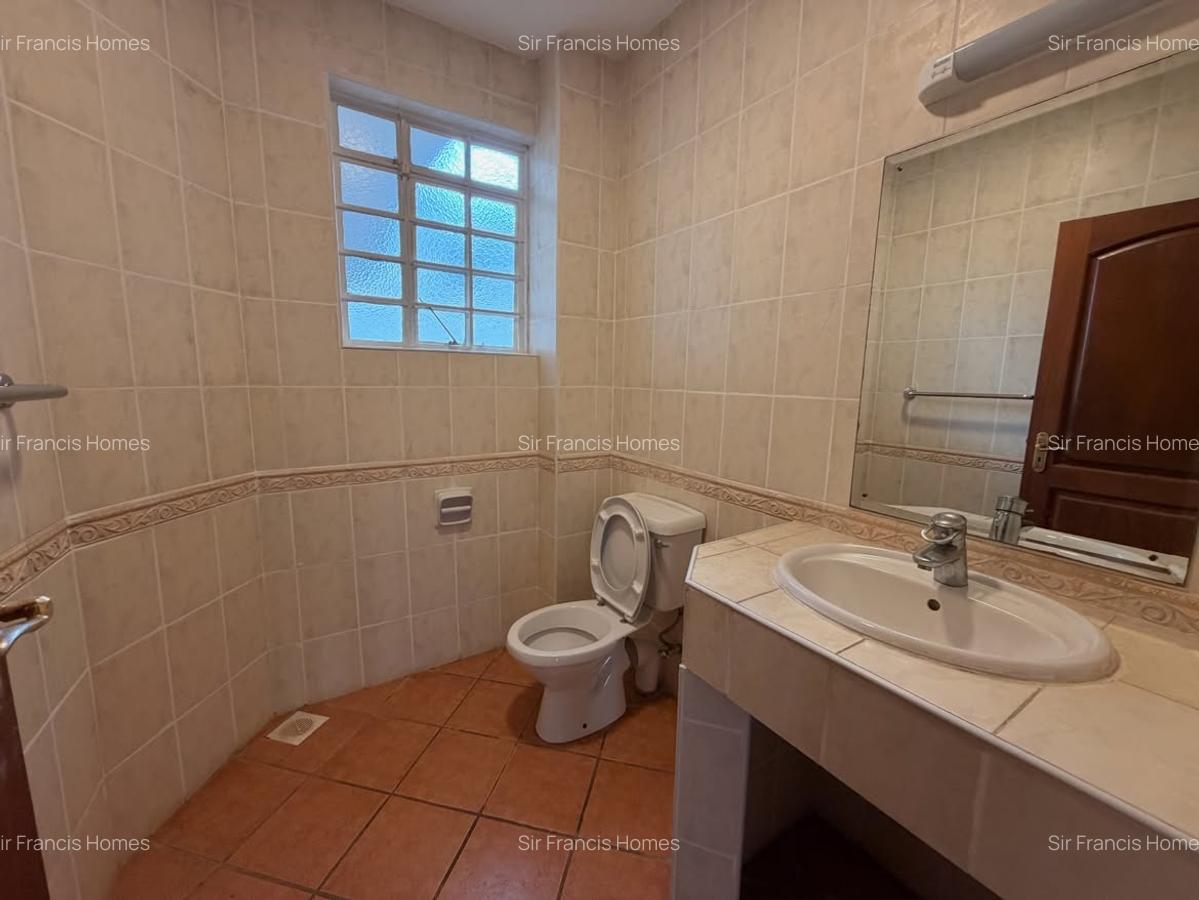 5 Bed House with En Suite in Runda - 5
