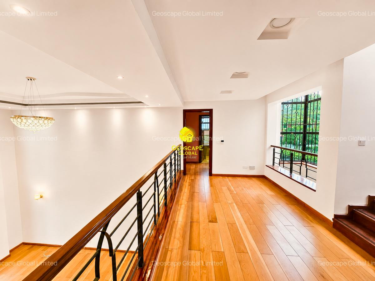 5 Bed Villa with En Suite in Lavington - 4