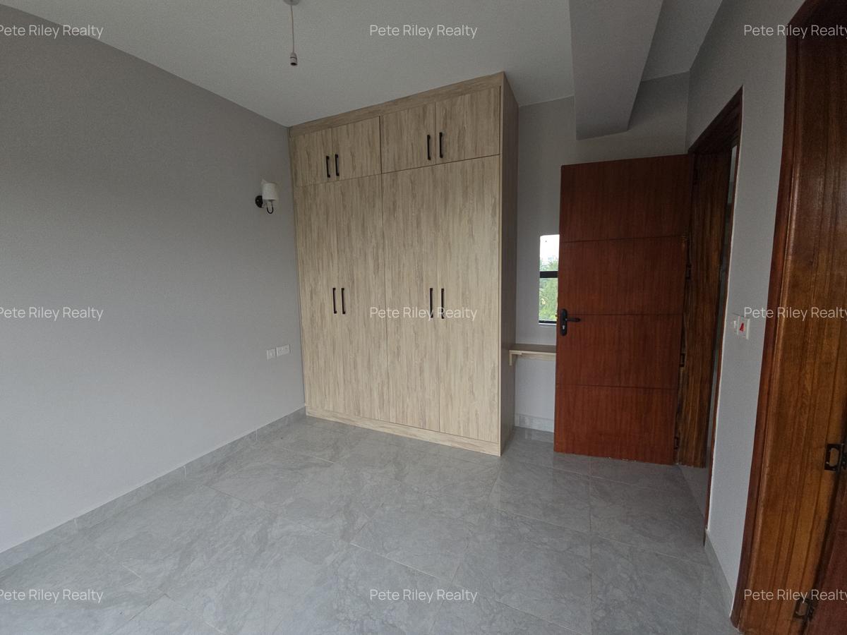 3 Bed Apartment with En Suite at School Lane - 11