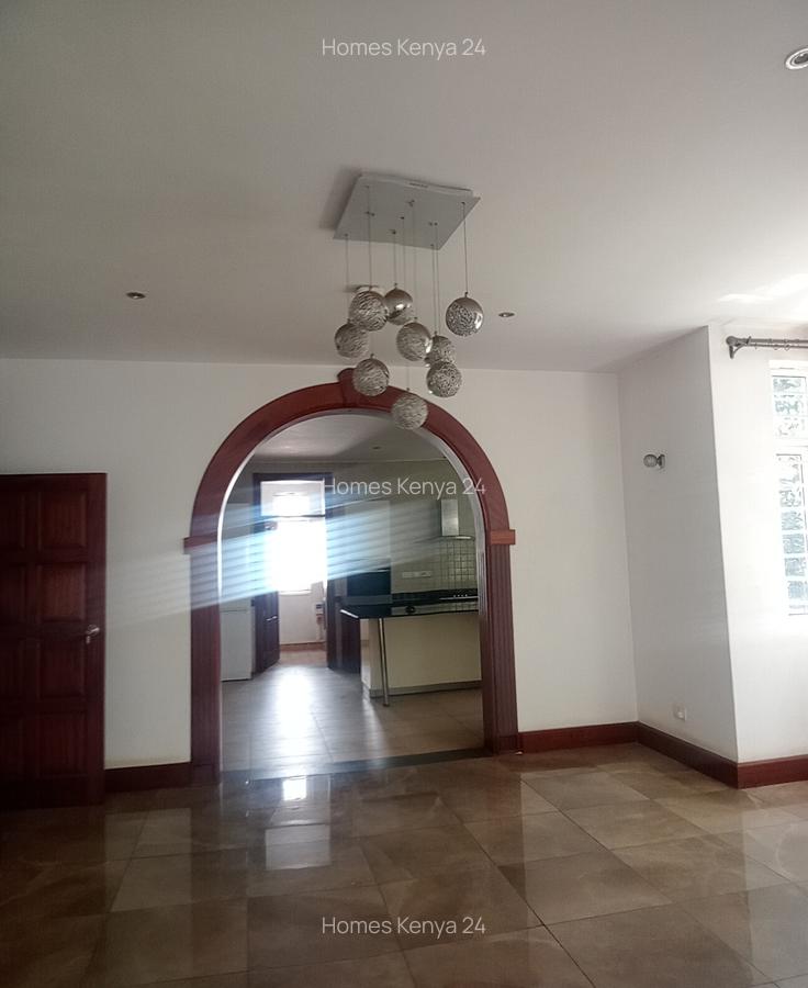 6 Bed House at Rosslyn Lone Tree - 10