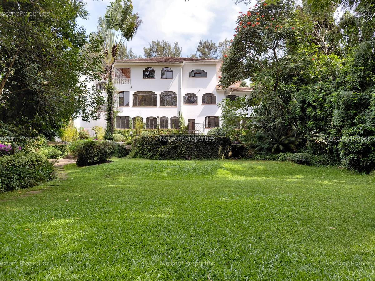 6 Bed House with En Suite in Nyari - 11