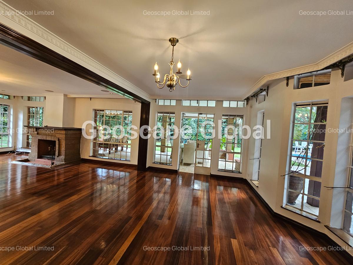5 Bed House with En Suite in Runda - 3