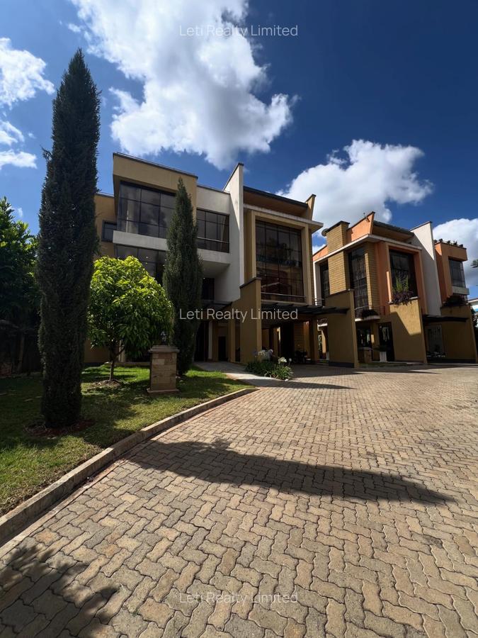 5 Bed Townhouse with En Suite in Lavington - 1