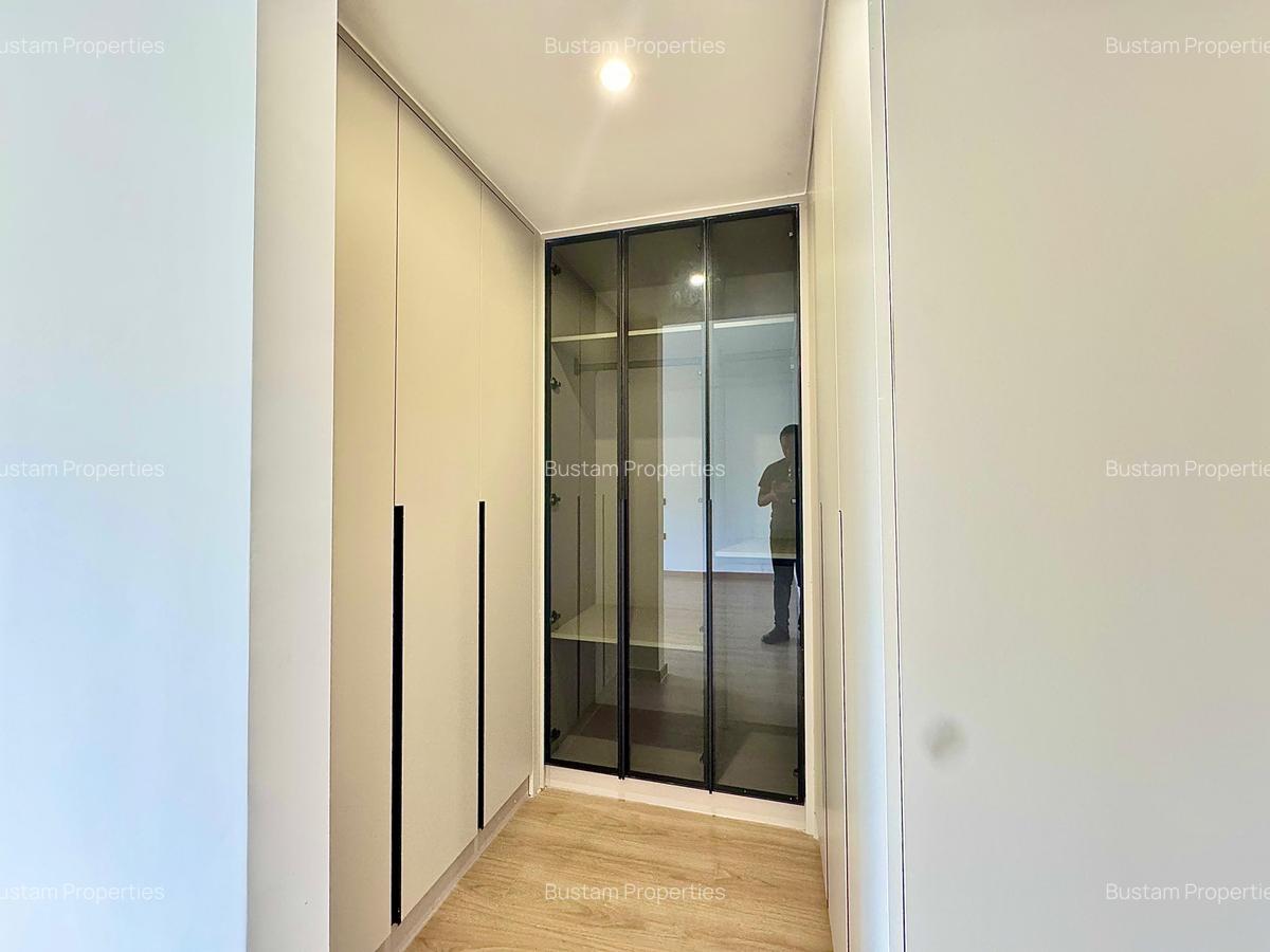 3 Bed Apartment with En Suite in Riverside - 18