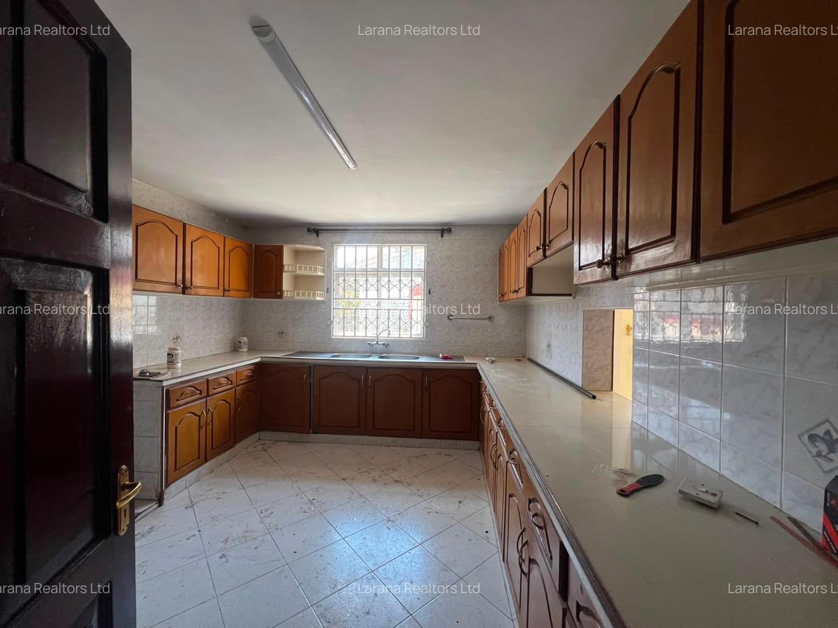 4 Bed Townhouse with En Suite at Kabarsiran - 5