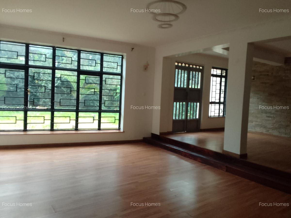 5 Bed Townhouse with En Suite in Lavington - 19