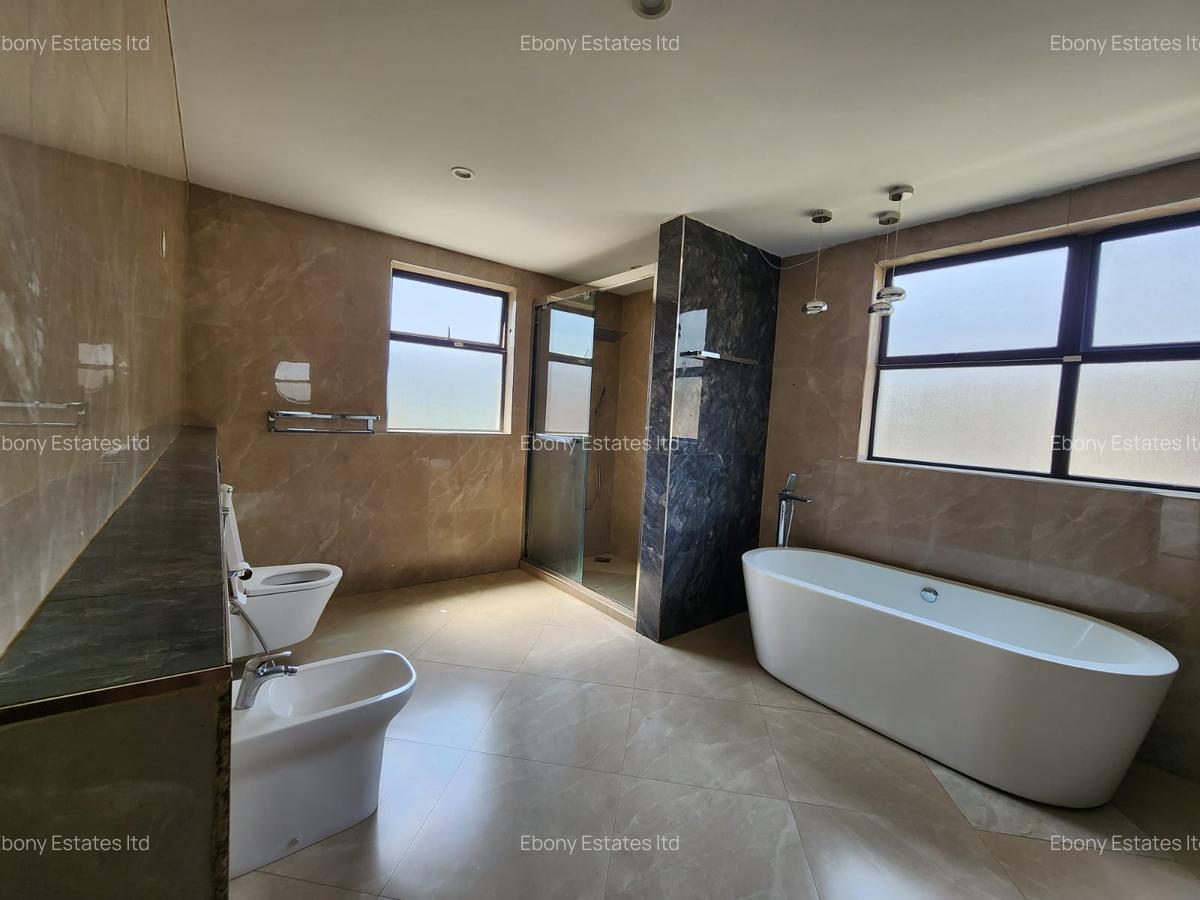 5 Bed Townhouse with En Suite in Lavington - 6