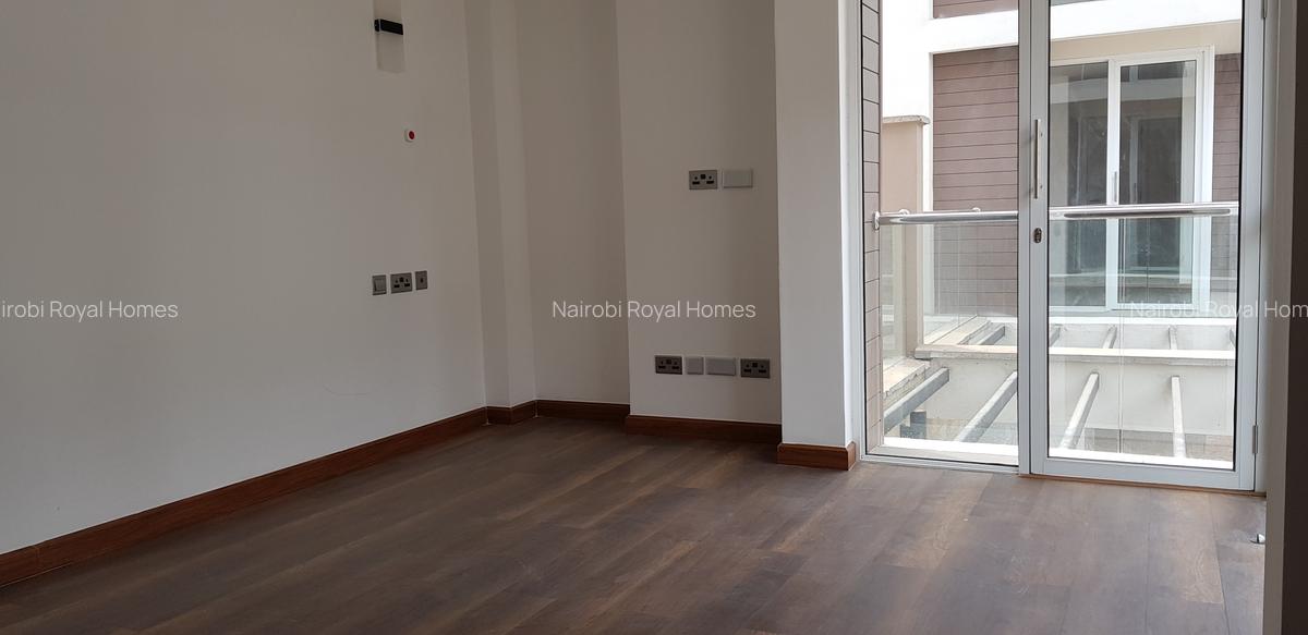 5 Bed Townhouse with En Suite at Lavington Road - 7