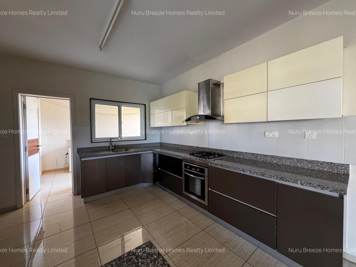 3 Bed Apartment with En Suite in Westlands Area - 15