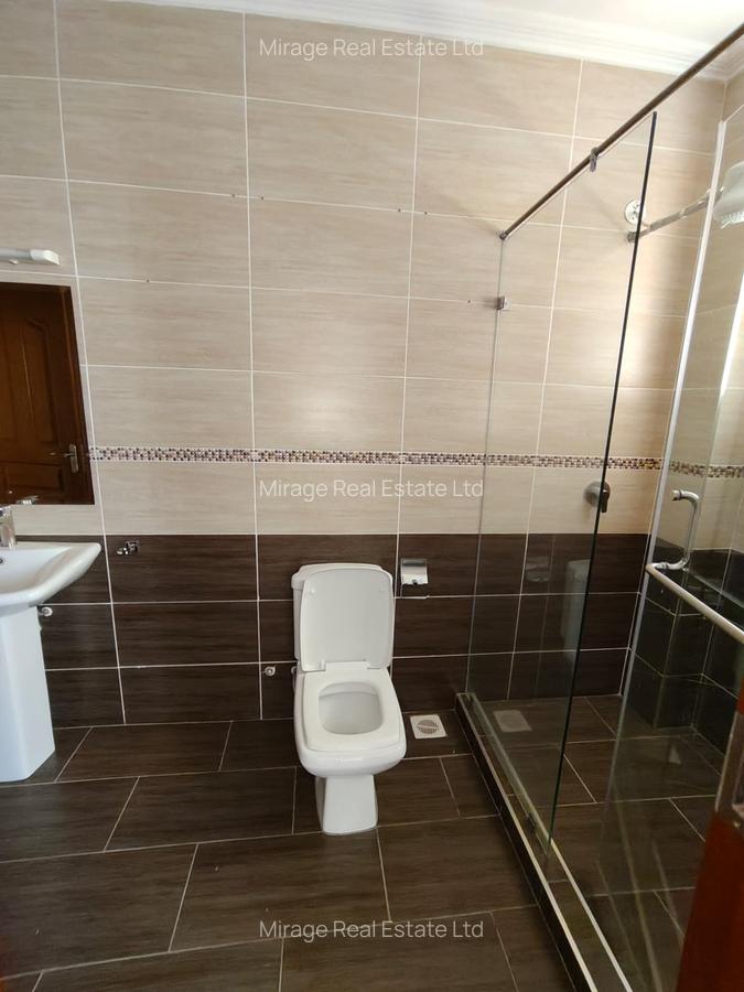 3 Bed Apartment with En Suite in Riverside - 4