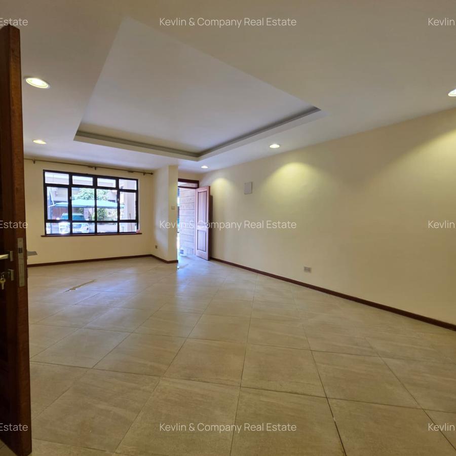 5 Bed Townhouse with En Suite in Lavington - 7