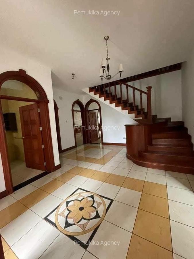 5 Bed Townhouse with En Suite in Rosslyn - 7