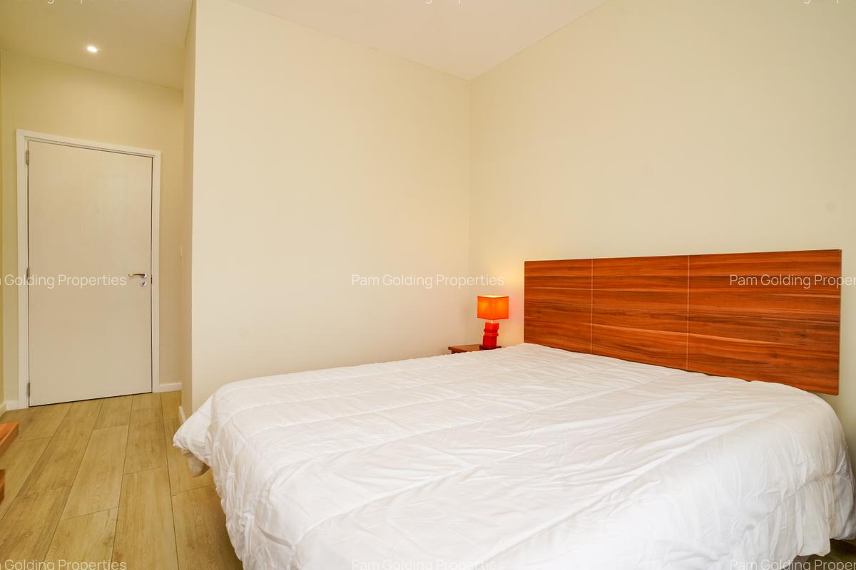 1 Bed Apartment with Swimming Pool in Riverside - 9