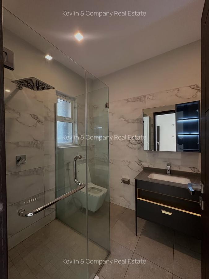 3 Bed Apartment with En Suite in Riverside - 14