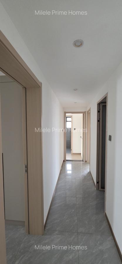 Serviced 3 Bed Apartment with En Suite at Riverside - 11