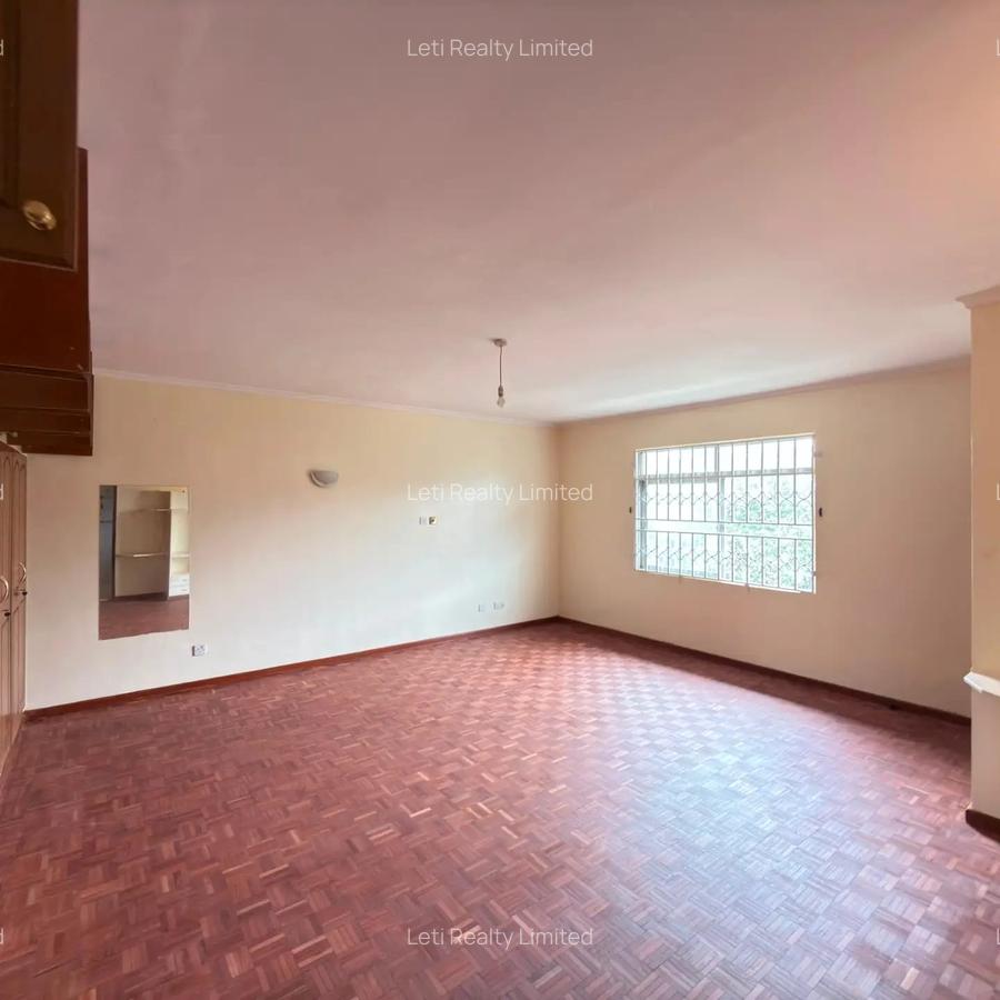 4 Bed Townhouse with En Suite in Lavington - 9