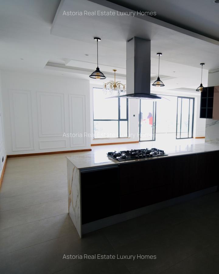 4 Bed Apartment with En Suite at 2026-128 - 10