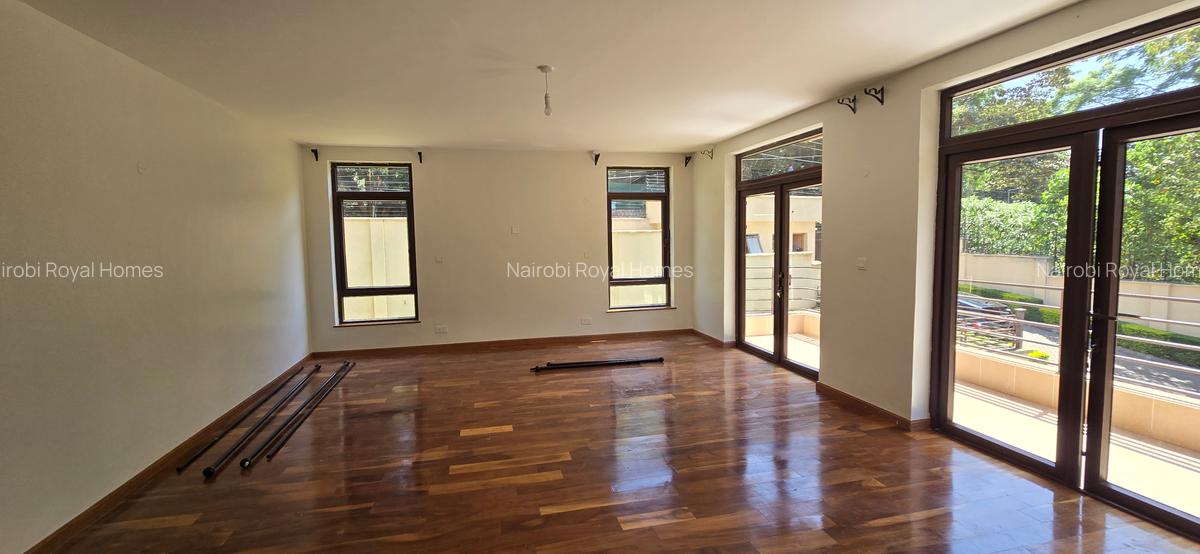 5 Bed Townhouse with En Suite at Lavington Off Convent Drive - 19