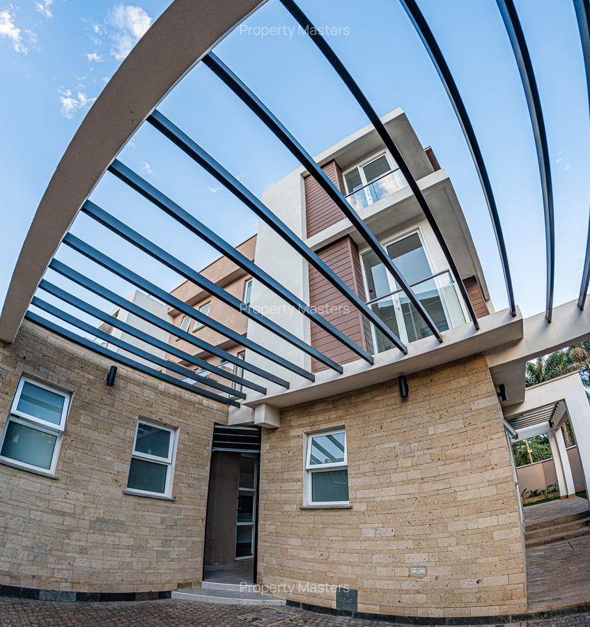 4 Bed Townhouse with En Suite at Kabasiran Avenue - 2