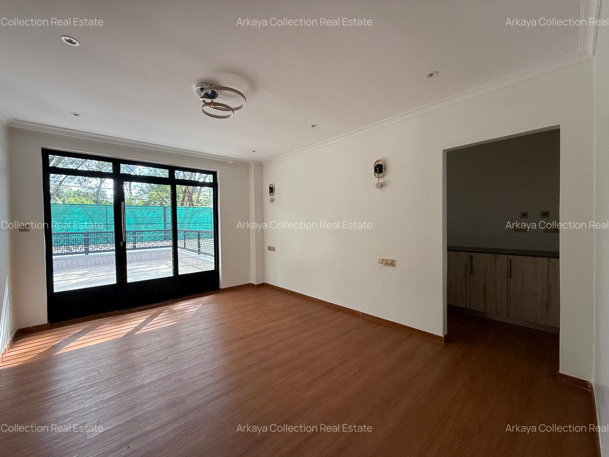 5 Bed House with En Suite in Runda - 6
