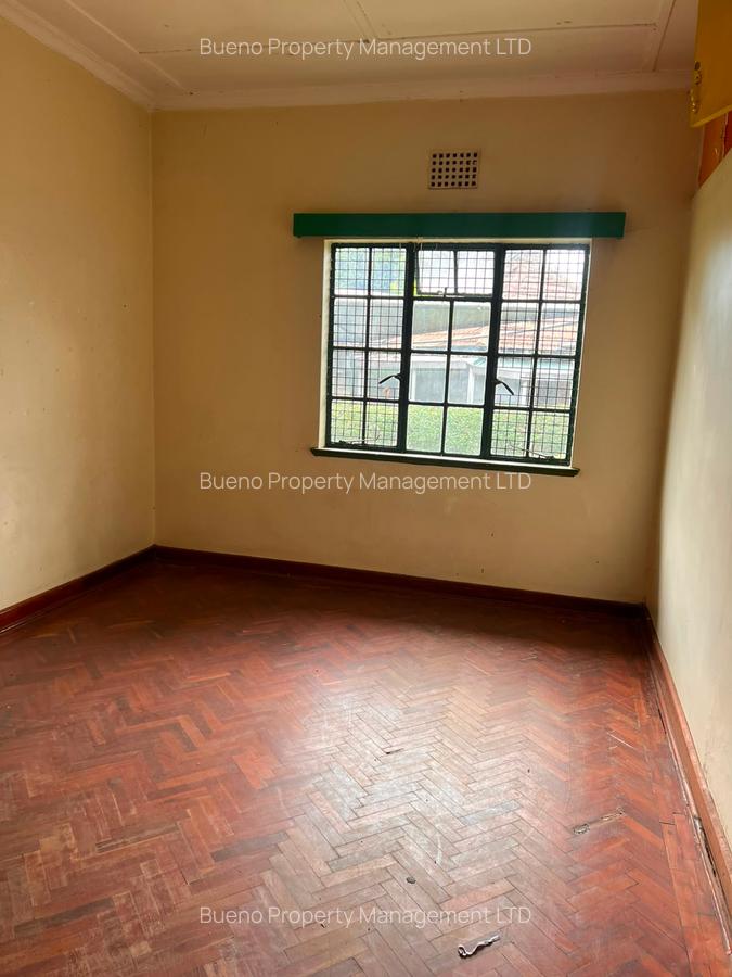 5 Bed House in Lavington - 7