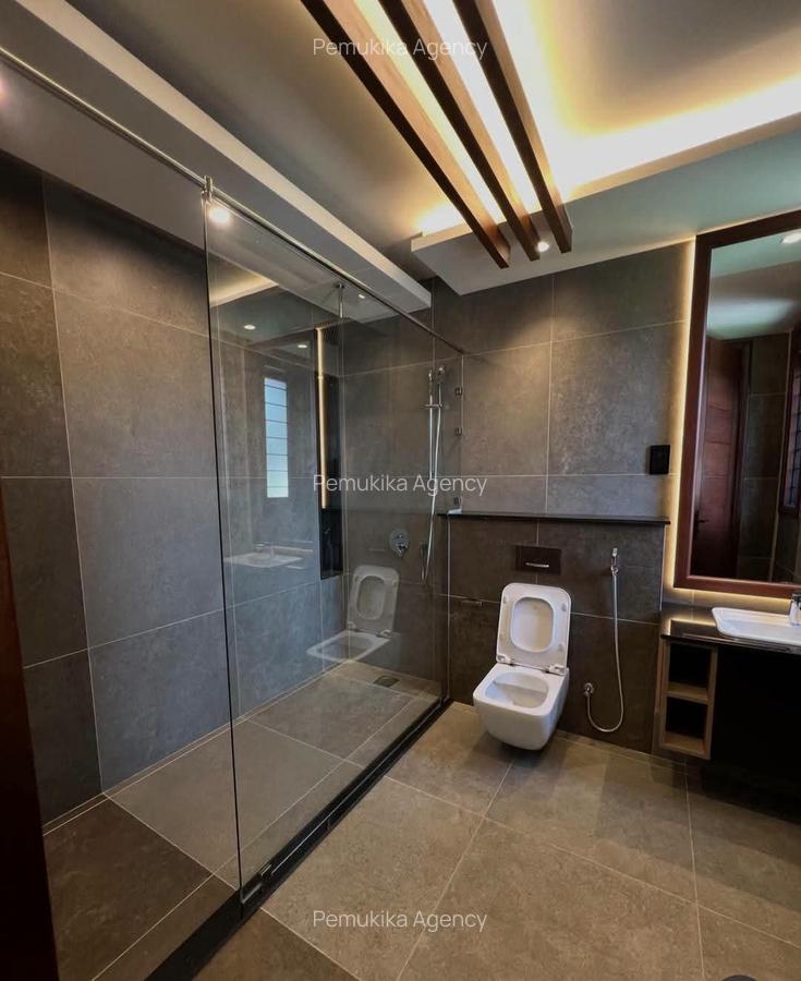 5 Bed Townhouse with En Suite in Runda - 10