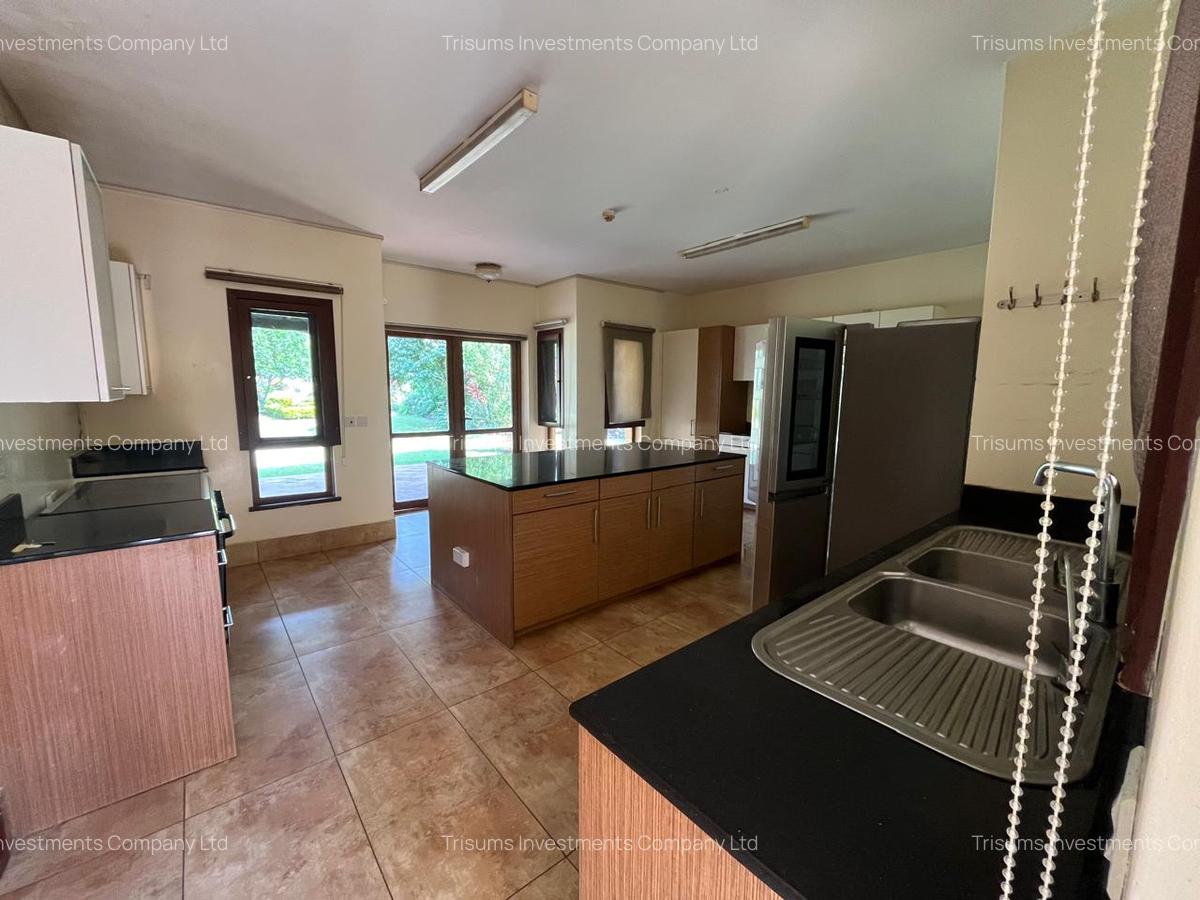 6 Bed Villa with En Suite in Kitisuru - 4