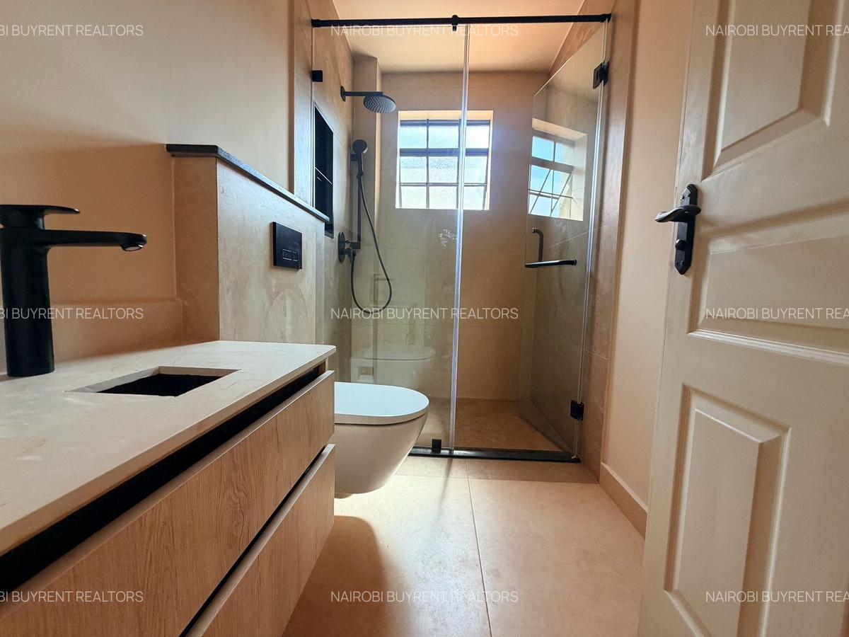 4 Bed Townhouse with En Suite in General Mathenge - 17