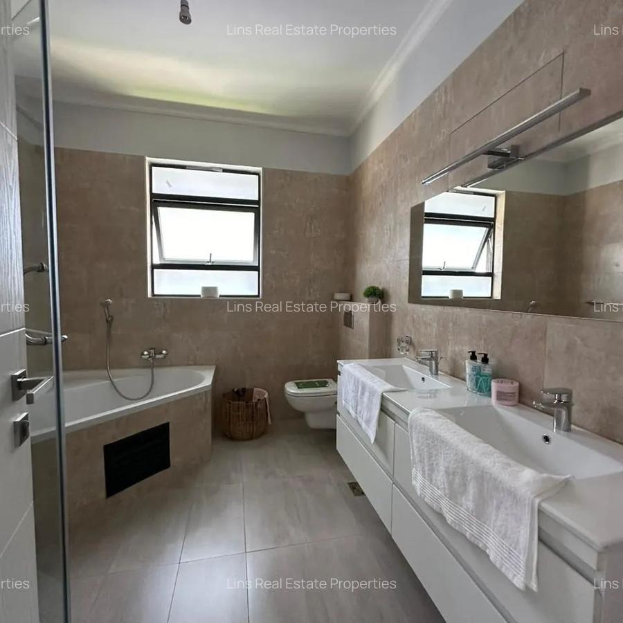 4 Bed Townhouse with En Suite in Runda - 8