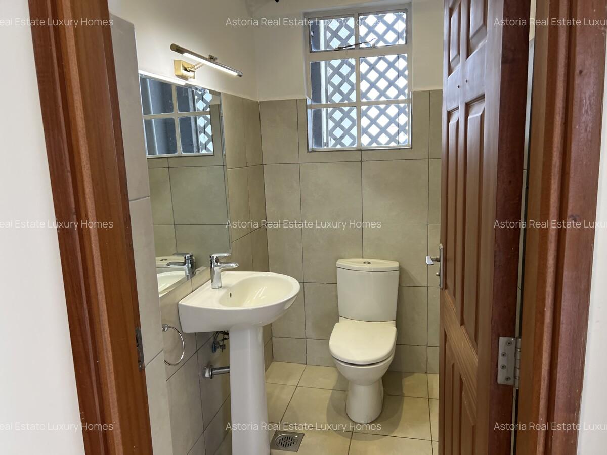 3 Bed Apartment with En Suite at 2026-438 - 12