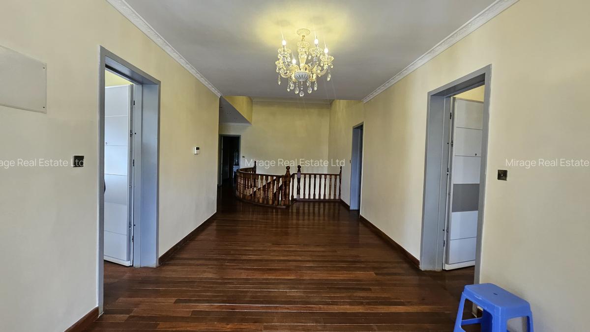 5 Bed Townhouse with En Suite in Gigiri - 8