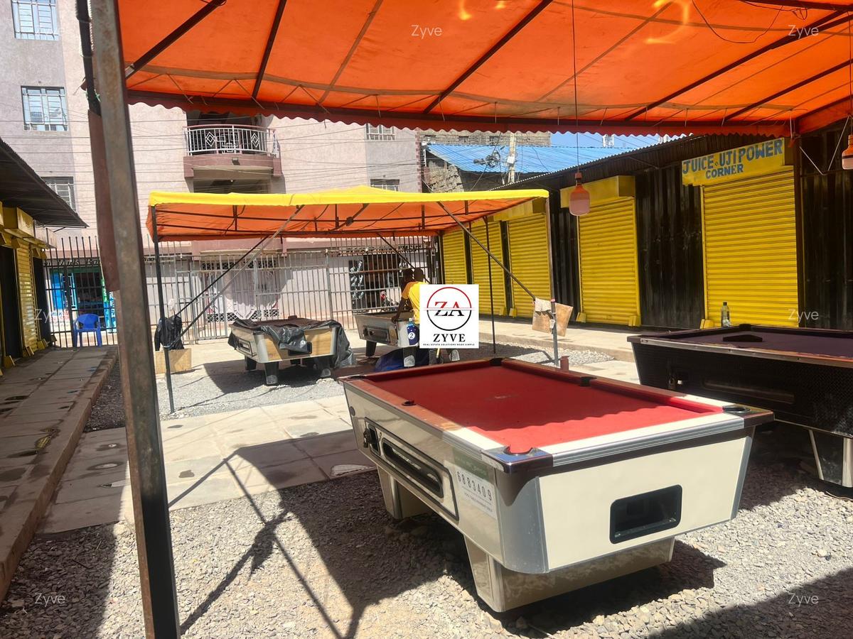 60 ft² Shop with Fibre Internet at Base - 2