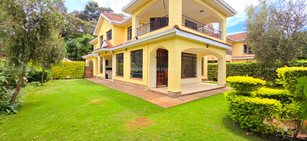 4 Bed Townhouse with En Suite at Lavington Green - 8