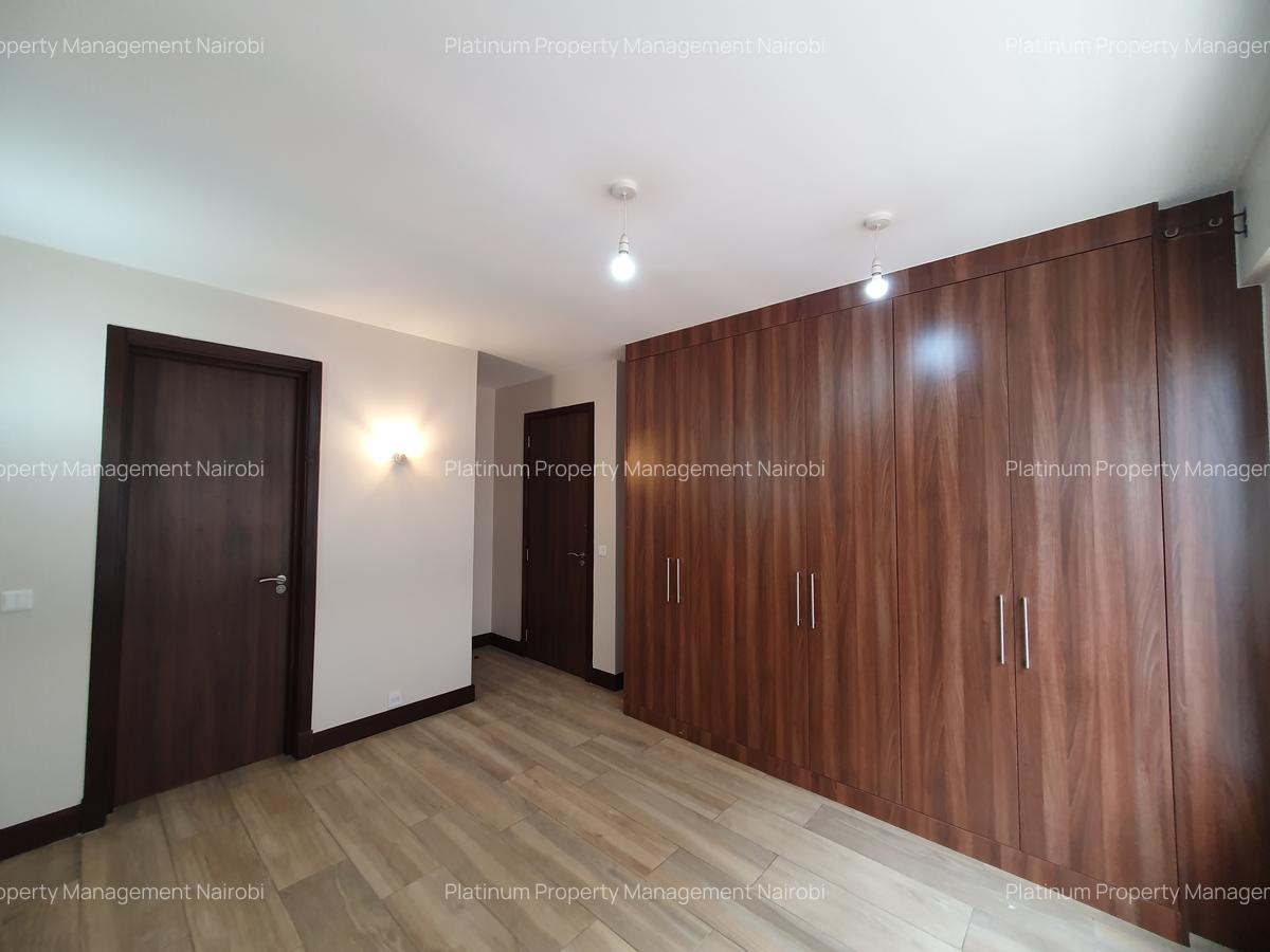 3 Bed Apartment with En Suite at Parklands Rd - 13