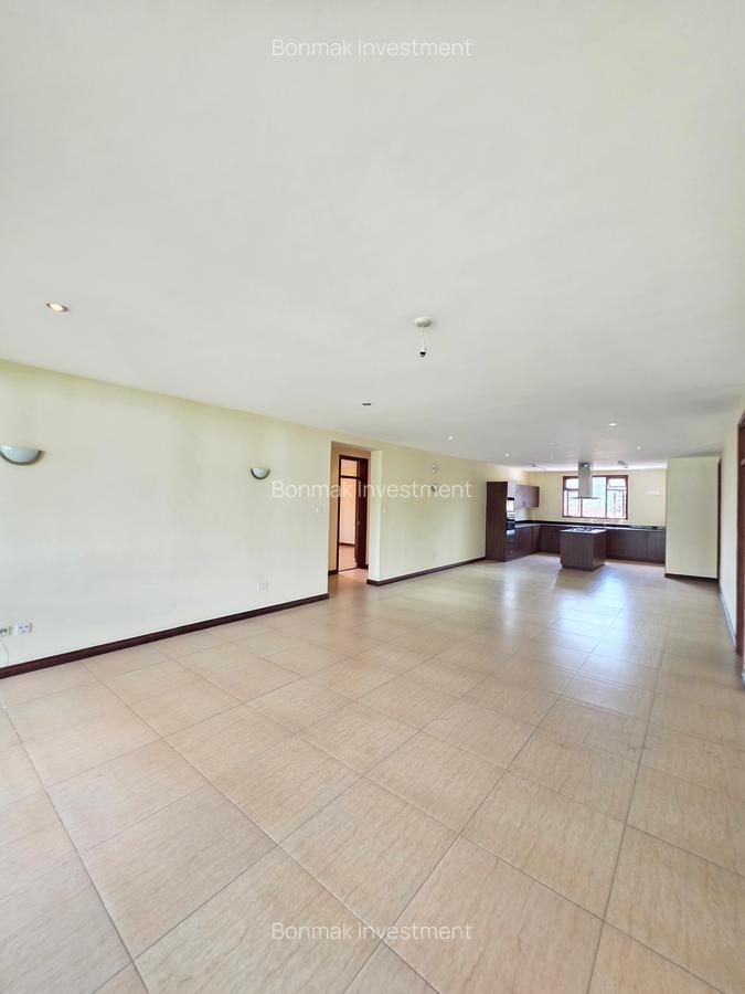 3 Bed Apartment with En Suite at Riverside Drive - 13